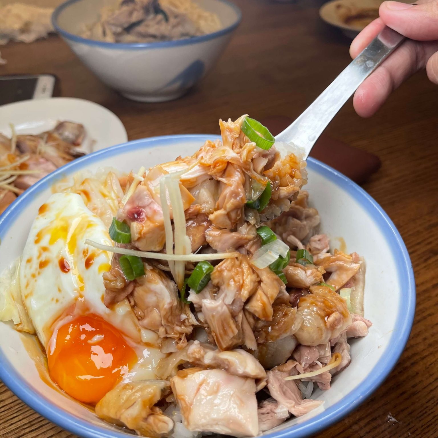 竹林雞肉飯總店銷魂雞肉飯與半熟蛋特寫